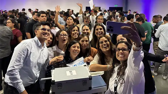 Reproducir Video Happy Team